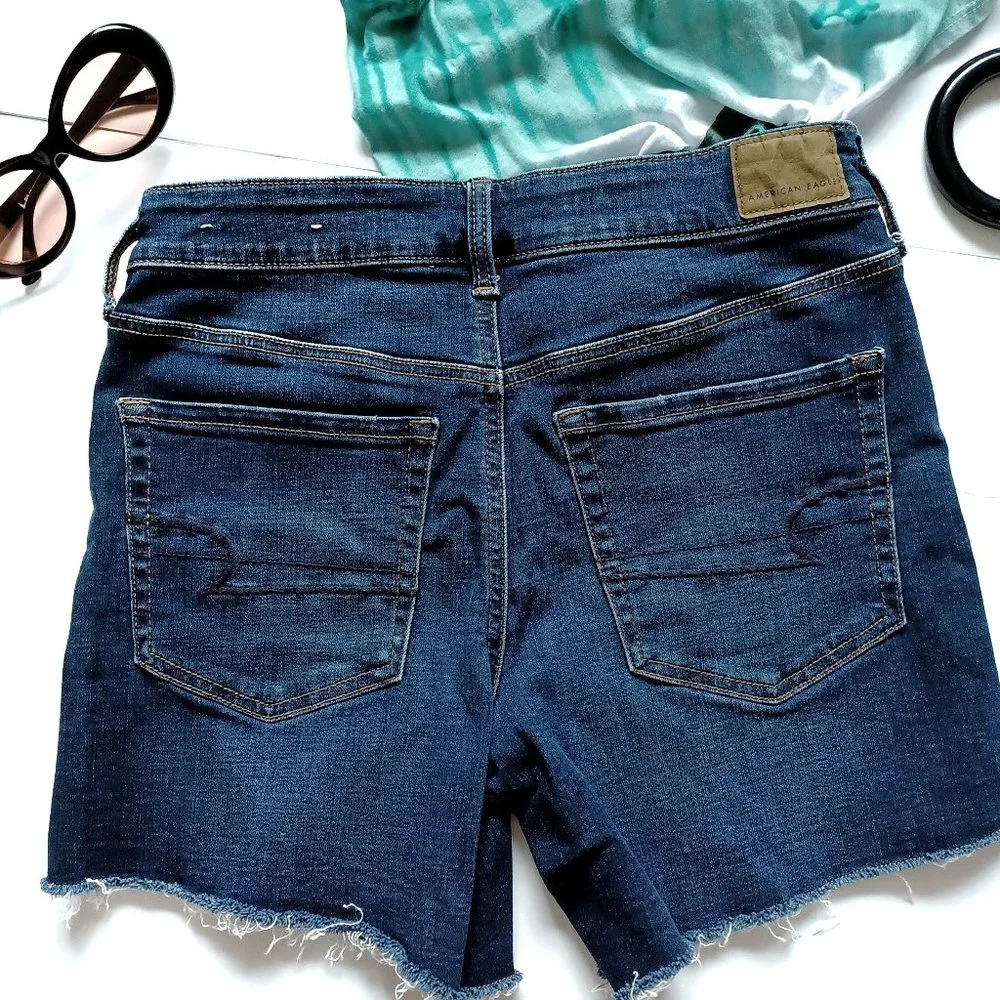 AMERICAN EAGLE MIDI Mid Rise Stretch Denim Jean Shorts 6